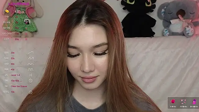 Snapshot of LuxuryGirl__ chatting on 03.03.25 LuxuryGirl online show from 03.03.25