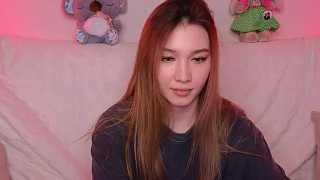 Snapshot of LuxuryGirl__ chatting on 03.04.25 LuxuryGirl online show from 03.04.25