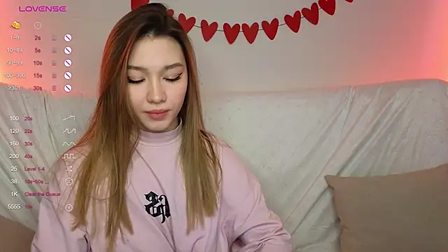 Snapshot of LuxuryGirl__ chatting on 03.08.25 LuxuryGirl online show from 03.08.25