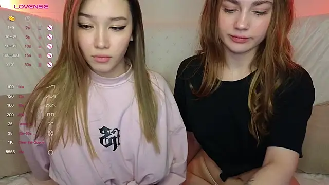 Snapshot of LuxuryGirl__ chatting on 03.08.25 LuxuryGirl online show from 03.08.25