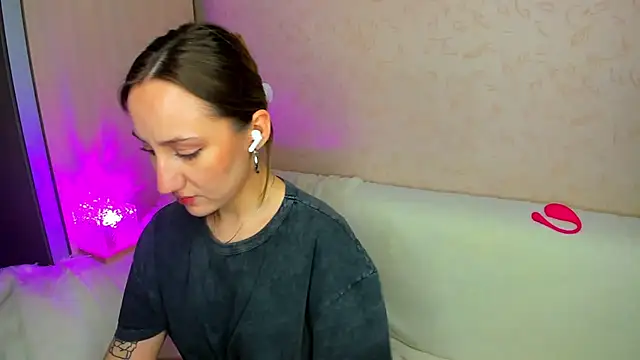 MelodyOfLovee online show from 12.03.25