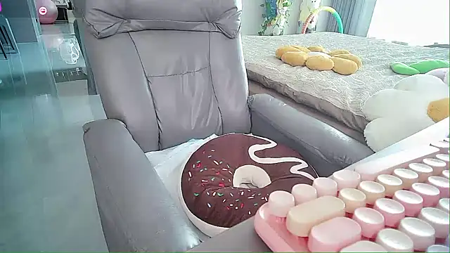 Xiaoyu-G online show from 10.19.25