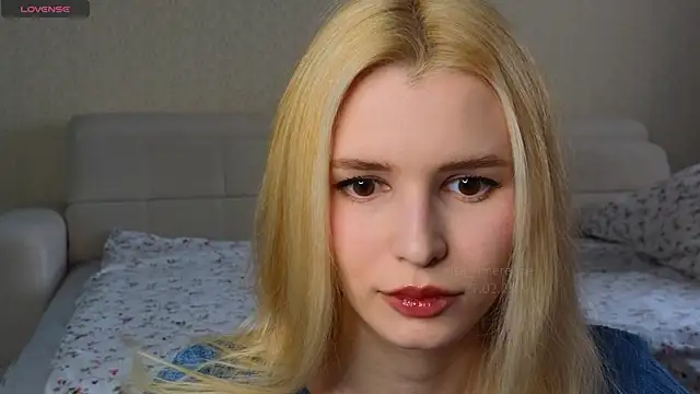 Snapshot of elsa_limerence chatting on 02.27.25 elsa limerence online show from 02.27.25