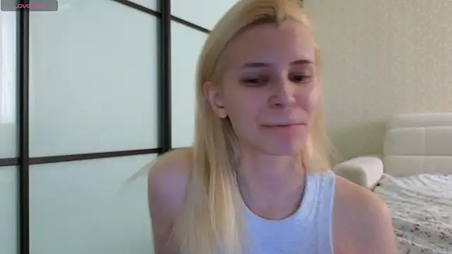 Snapshot of elsa_limerence chatting on 03.04.25 elsa limerence online show from 03.04.25