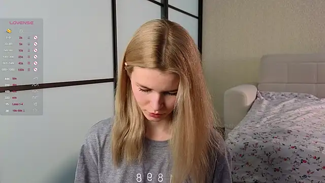 Snapshot of elsa_limerence chatting on 03.17.25 elsa limerence online show from 03.17.25