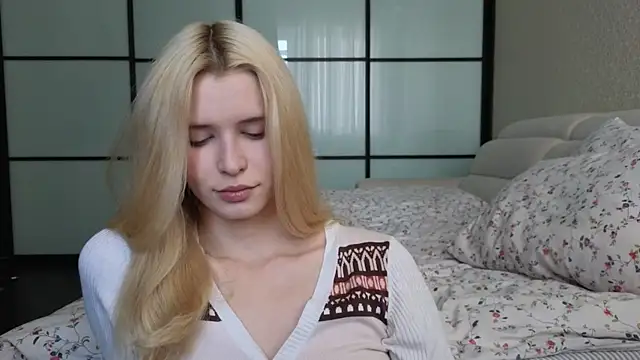 Snapshot of elsa_limerence chatting on 10.03.25 elsa limerence online show from 10.03.25