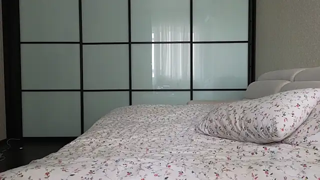 Snapshot of elsa_limerence chatting on 10.04.25 elsa limerence online show from 10.04.25