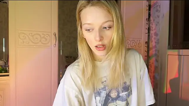 Evvie Summn1 online show from 03.02.25