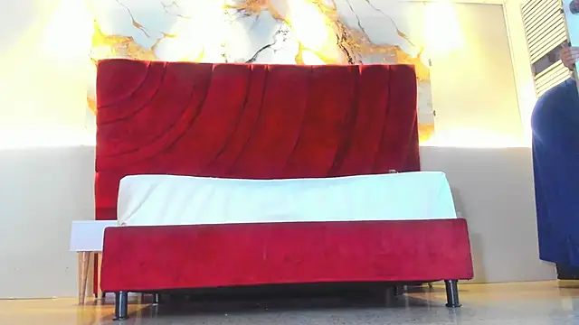 MAISE HILL1 online show from 09.10.25