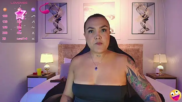 Snapshot of lyn_adamns chatting on 12.16.24 lyn adamns online show from 12.16.24