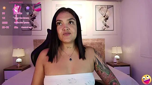 Snapshot of lyn_adamns chatting on 12.17.24 lyn adamns online show from 12.17.24