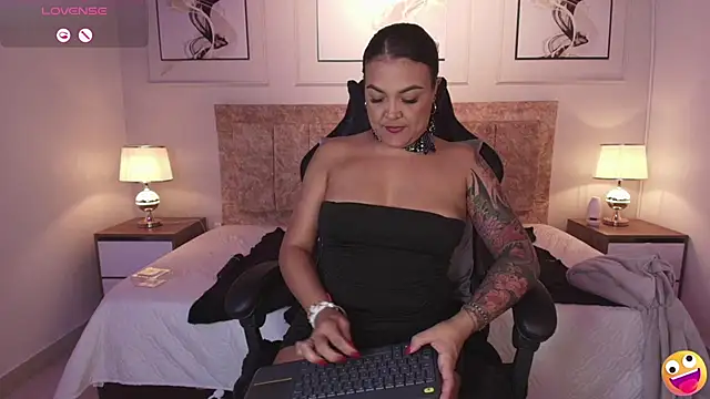 Snapshot of lyn_adamns chatting on 01.23.25 lyn adamns online show from 01.23.25