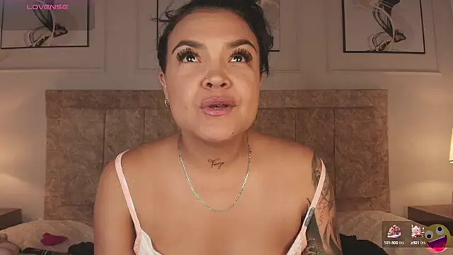 Snapshot of lyn_adamns chatting on 02.10.25 lyn adamns online show from 02.10.25