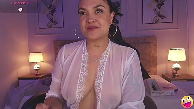 Snapshot of lyn_adamns chatting on 02.27.25 lyn adamns online show from 02.27.25