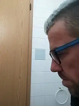 Snapshot of jonyfree1978 chatting on 02.16.25 jonyfree1978 online show from 02.16.25