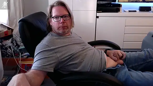 Snapshot of VSteph chatting on 09.16.25 VSteph online show from 09.16.25