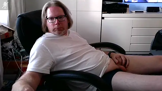 Snapshot of VSteph chatting on 09.27.25 VSteph online show from 09.27.25