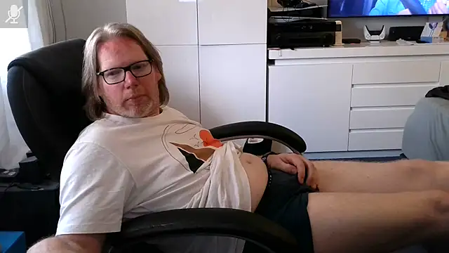 Snapshot of VSteph chatting on 06.16.26 VSteph online show from 06.16.26