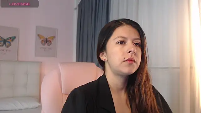 Snapshot of liss_black chatting on 02.15.25 liss black online show from 02.15.25