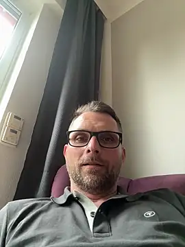 Snapshot of Perry_devot chatting on 05.29.26 Perry devot online show from 05.29.26