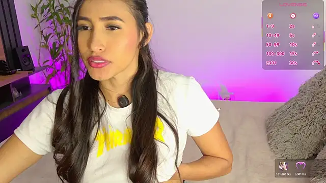 Alexawhiittee online show from 11.22.25