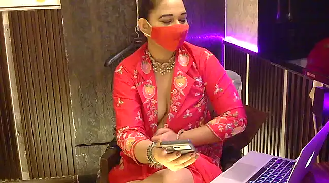 fabdemira online show from 12.20.24