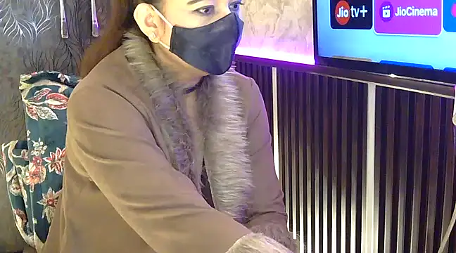 fabdemira online show from 01.05.25