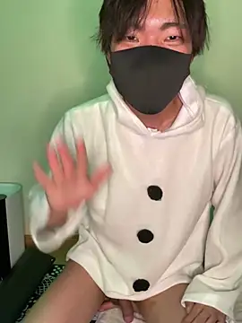 Snapshot of UKI06 chatting on 12.21.24 UKI06 online show from 12.21.24