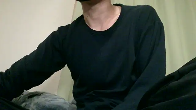 Snapshot of UKI06 chatting on 12.27.24 UKI06 online show from 12.27.24