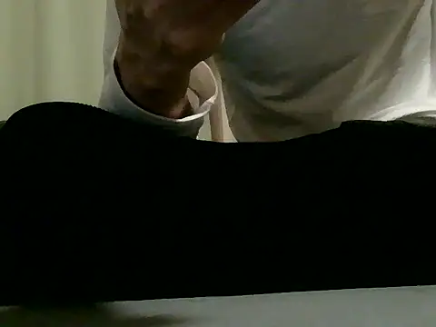 Snapshot of UKI06 chatting on 01.10.25 UKI06 online show from 01.10.25