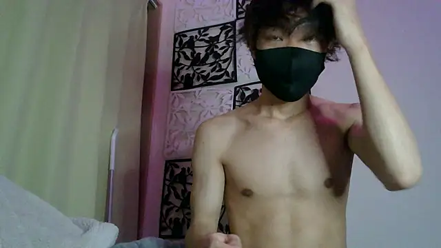 Snapshot of UKI06 chatting on 01.19.25 UKI06 online show from 01.19.25