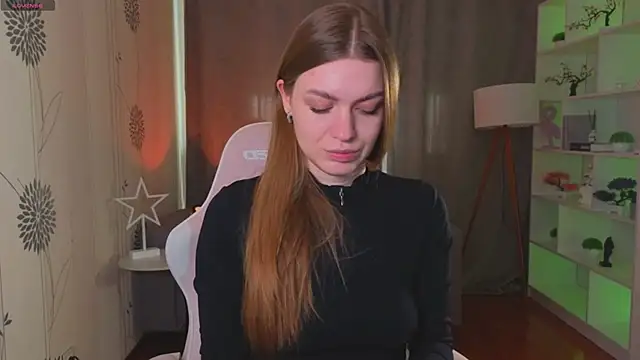 Lovella Lips online show from 03.30.26