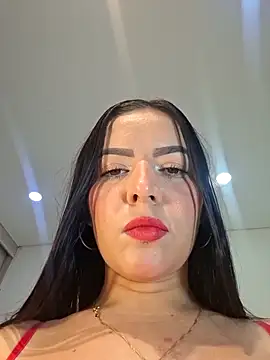 Snapshot of Anal_Luucia chatting on 04.18.26 Anal Luucia online show from 04.18.26