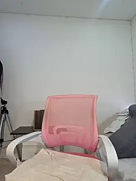 Snapshot of Anal_Luucia chatting on 05.01.26 Anal Luucia online show from 05.01.26