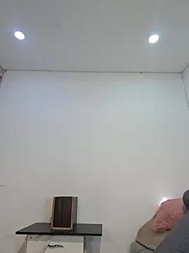 Snapshot of Anal_Luucia chatting on 05.12.26 Anal Luucia online show from 05.12.26