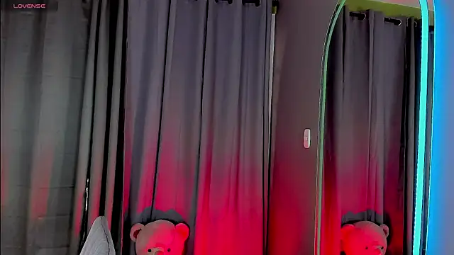 Snapshot of gatitavenecis chatting on 01.25.25 gatitavenecis online show from 01.25.25