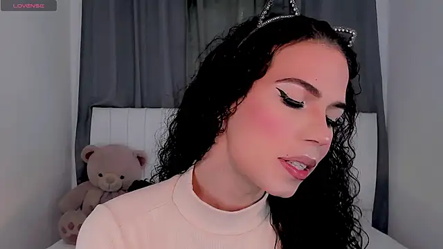 Snapshot of gatitavenecis chatting on 09.15.25 gatitavenecis online show from 09.15.25