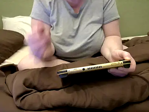 Snapshot of MarthaBriest chatting on 03.25.26 MarthaBriest online show from 03.25.26