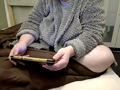 Snapshot of MarthaBriest chatting on 04.02.26 MarthaBriest online show from 04.02.26