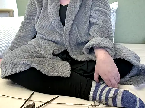 Snapshot of MarthaBriest chatting on 04.11.26 MarthaBriest online show from 04.11.26