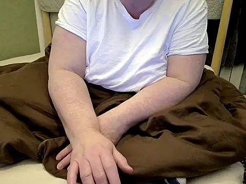 Snapshot of MarthaBriest chatting on 04.12.26 MarthaBriest online show from 04.12.26