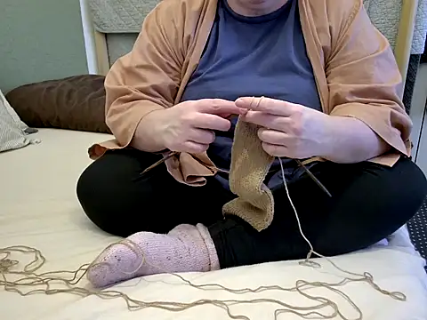 Snapshot of MarthaBriest chatting on 04.15.26 MarthaBriest online show from 04.15.26