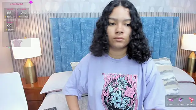 Snapshot of pretty_sunlight_ chatting on 10.24.25 pretty sunlight online show from 10.24.25