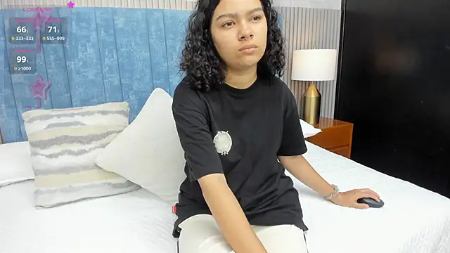 Snapshot of pretty_sunlight_ chatting on 11.08.25 pretty sunlight online show from 11.08.25