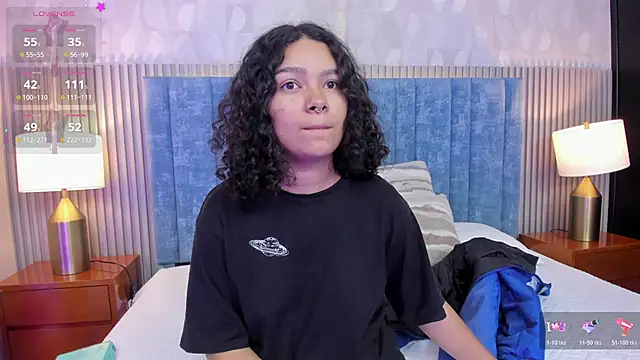 Snapshot of pretty_sunlight_ chatting on 11.21.25 pretty sunlight online show from 11.21.25