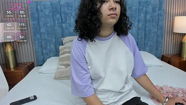 Snapshot of pretty_sunlight_ chatting on 12.03.25 pretty sunlight online show from 12.03.25