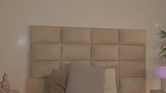 emma brooks1 online show from 02.06.26