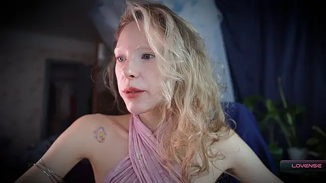  Phantom thread  online show from 11.24.25