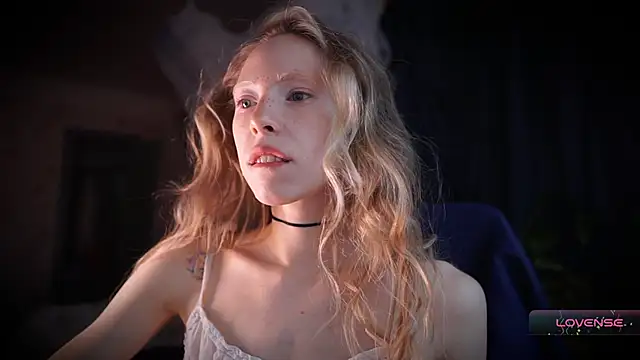  Phantom thread  online show from 12.03.25