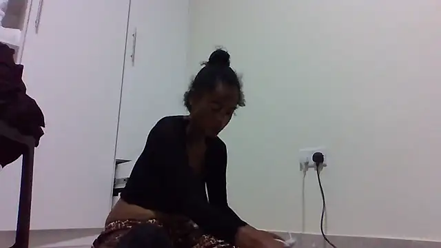 sweets 80 online show from 11.29.25